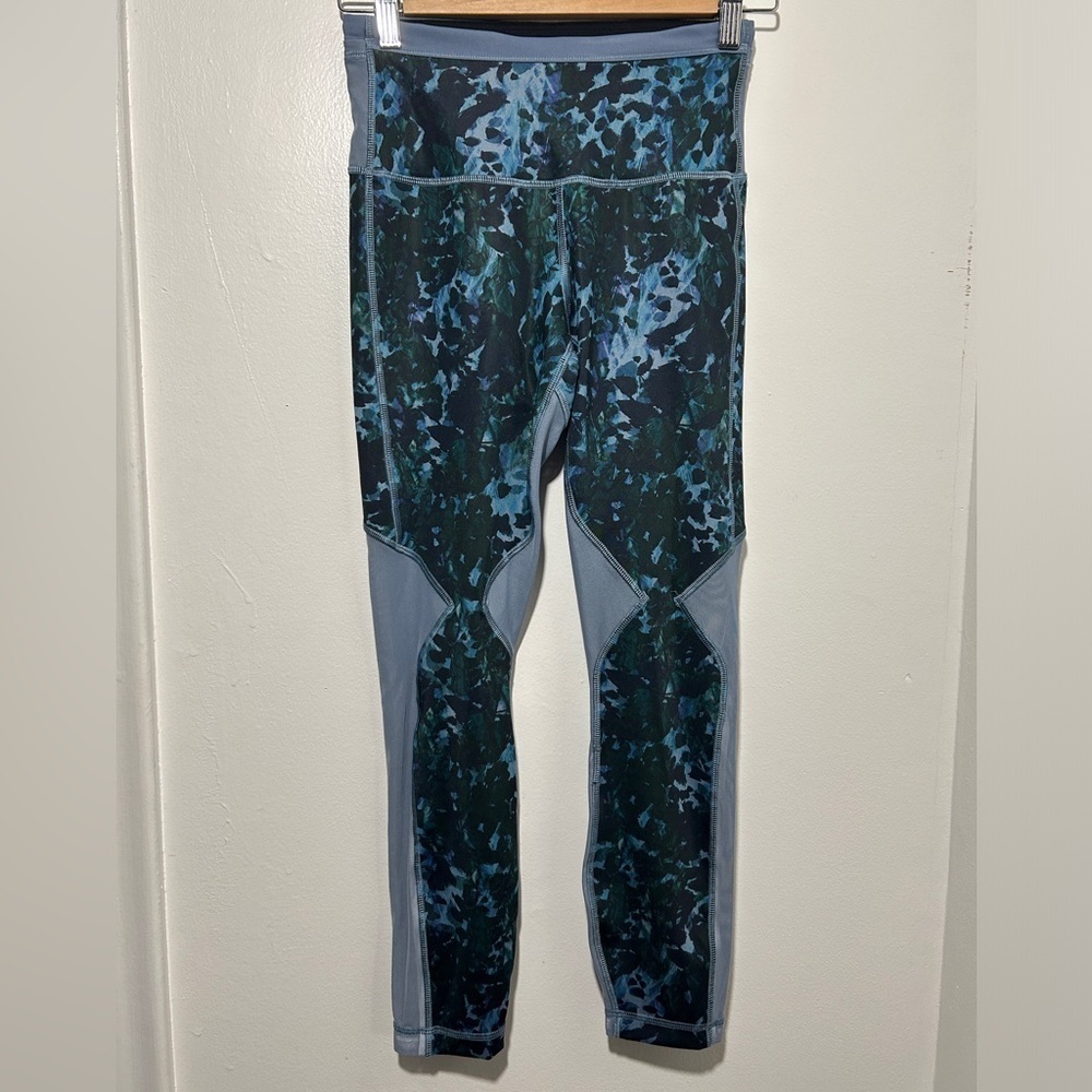 Lululemon running in the city 7/8 size 4